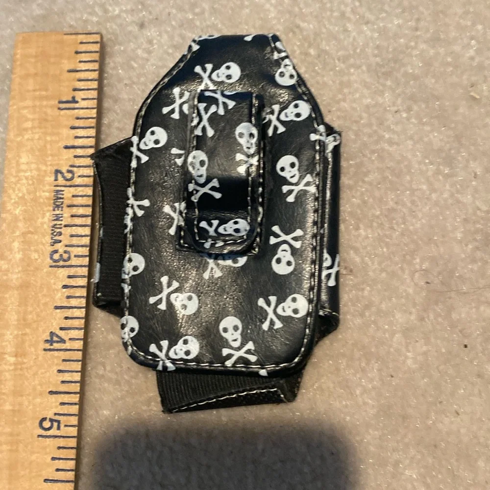 Vintage Belt Clip On phone case, Skull & Crossbones